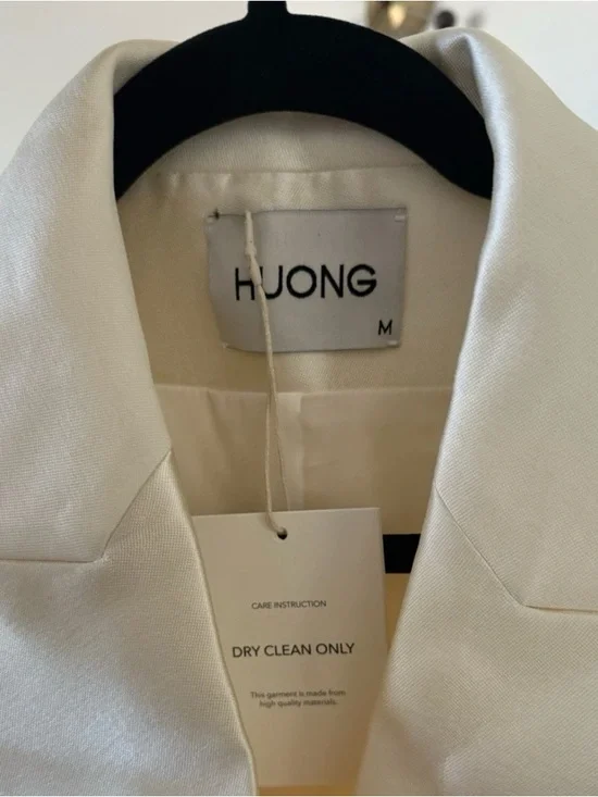 Huong Boutique Icon Blazer - Picture 6 of 6